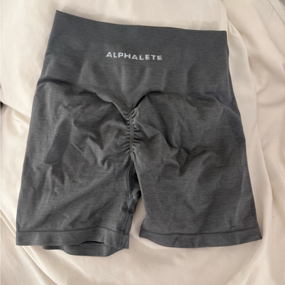 Alphalete Amplify Titanium Grey 4.5” Shorts Medium